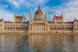 Budapeşte Gezilecek Yerler | Tarihi Yerler, Meşhur Yemekleri, Gece Hayatı